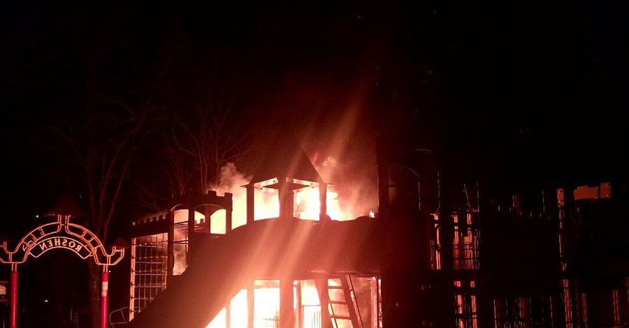 В Одессе сожгли детскую площадку от 