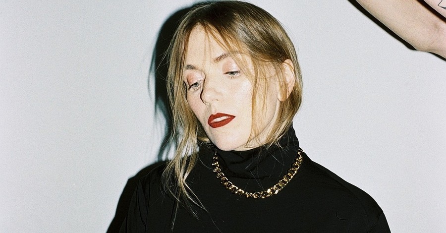 Макс Барских показал терновый венец и рюкзак-трансформер собственного дизайна