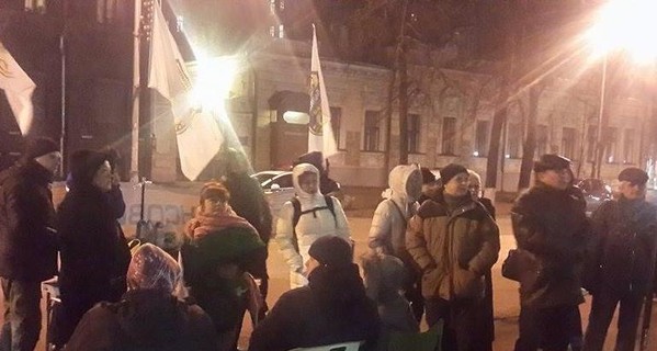 Разгон под НБУ: активисты говорят, что била милиция и Нацгвардия