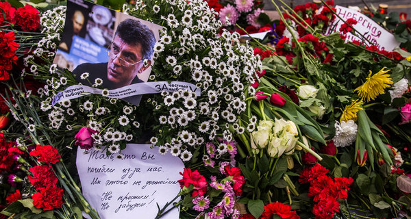 Мама Анны Дурицкой: Бориса Немцова убили выстрелами в спину 