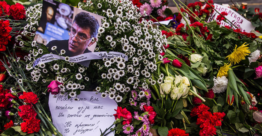 Мама Анны Дурицкой: Бориса Немцова убили выстрелами в спину 