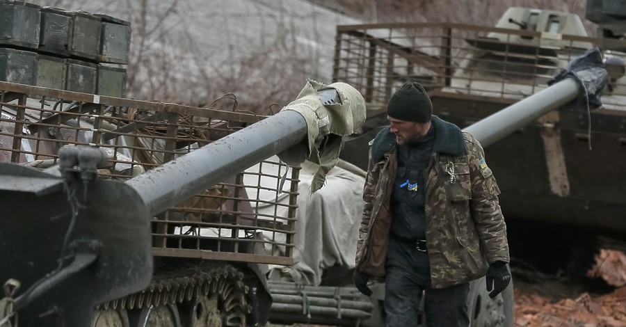 Отвод войск в Донбассе: ОБСЕ наблюдает, а жители слышат стрельбу