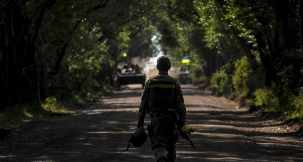 В Донецкой и Луганской областях власть в свои руки возьмут военные