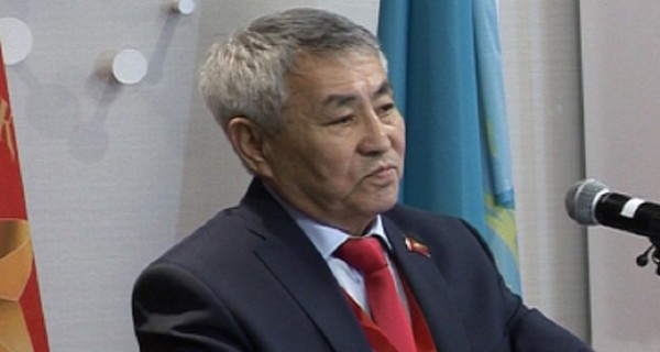 Главный кандидат в президенты Казахстана допустил 92 ошибки в сочинении и не умеет грамотно читать