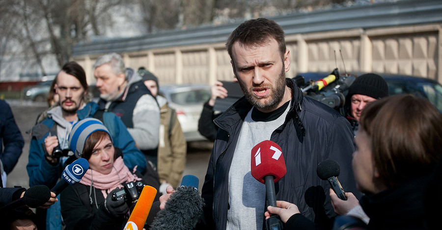 Алексей Навальный вышел на свободу после 15 суток ареста