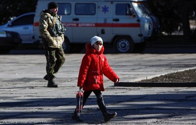 8 марта в Донецке: люди радуются тишине и грустят из-за продуктовой блокады