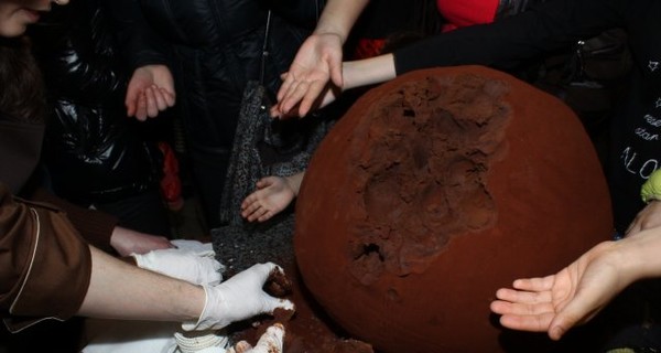 Во Львове приготовили 47-килограммовый шоколадный трюфель