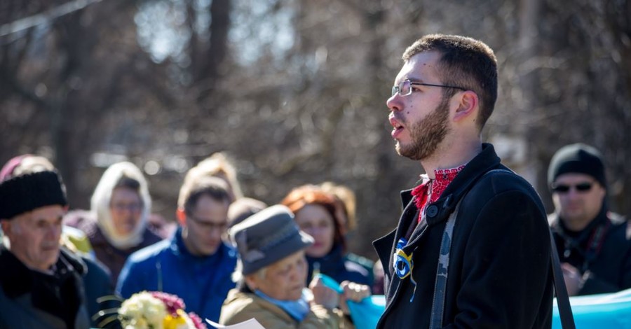 Крымчанина, который организовал митинг к годовщине Шевченко, заставляют уволиться с работы