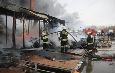 В Казани сгорел и обрушился крупный торговый центр: погибли люди