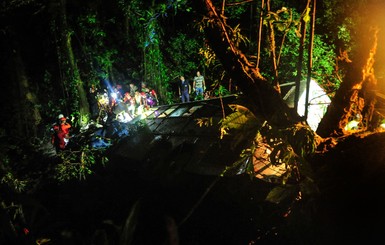 В Бразилии автобус упал в пропасть, погибли 55 человек 