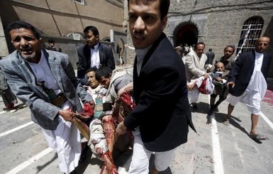 Взрывы в двух мечетях Йемена унесли жизни 120 человек