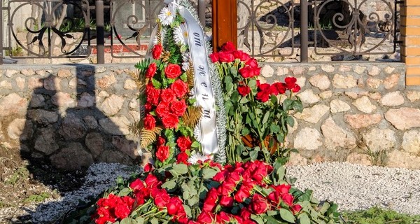 Януковича-младшего похоронили на военном кладбище Севастополя?