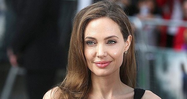 Анджелина Джоли удалила яичники и маточные трубы
