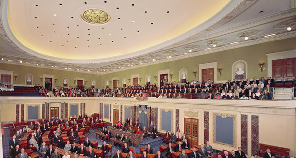 Сенат США принял резолюцию с призывом о передаче оружия Украине