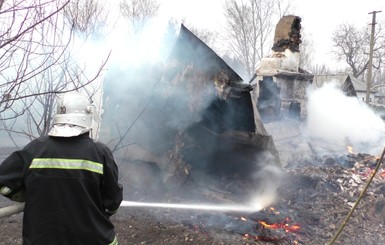 На Черниговщине спасатели 5 часов тушили горящее село  
