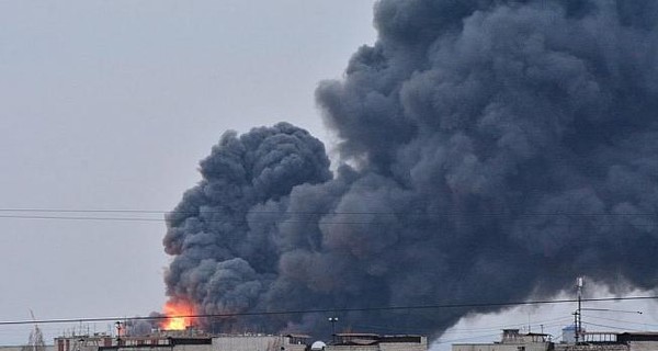 В Новомосковске сгорело почти 2 тысячи квадратных метров полимерного завода