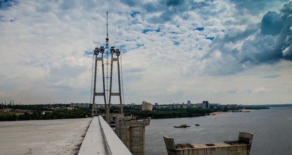 Недостроенные запорожские мосты не будут консервировать - дорого