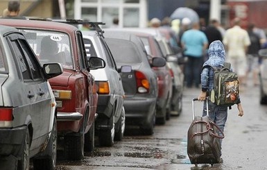 Лишь каждый десятый житель Донбасса готов оставить свой дом