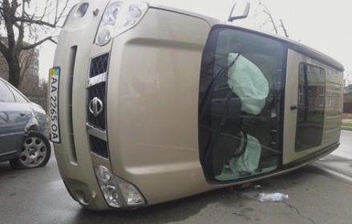 В Киеве из-за кота столкнулись машины