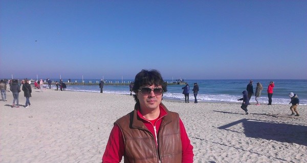 Одесский волонтер,  в которого киллер выпустил пять пуль, находится в тяжелом состоянии