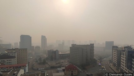 Киев в дыму: из-за пожаров и ветров в столице сильно загрязнен воздух