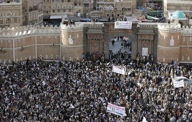 Боевики бежали из президентского дворца в Йемене