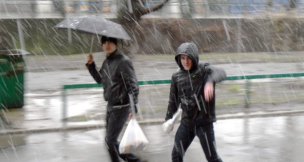 В Днепропетровске прошел обильный снегопад с дождем