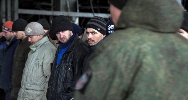 Президент: из плена освободили 16 украинских бойцов