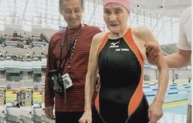 100-летняя японка установила рекорд по плаванию