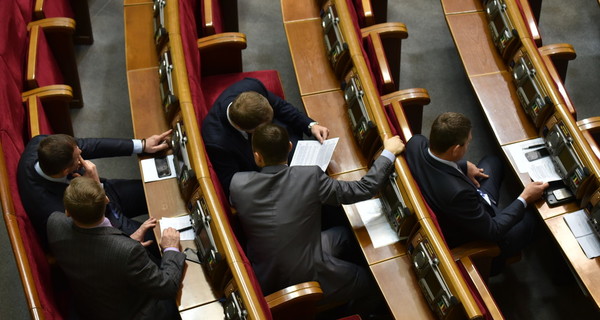 Верховная Рада освободила студентов от военной службы