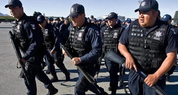 В Мексике в результате нападения наркомафии погибли  15 полицейских  