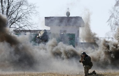 Украинских военных обстреляли из минометов