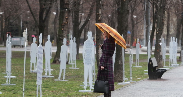 В Украине открылась арт-инсталляция против торговли людьми