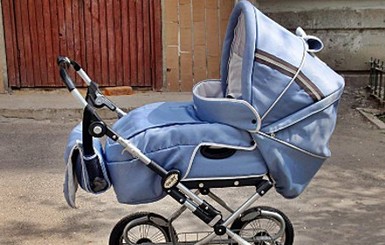 В центре Одессы похитили коляску с ребенком