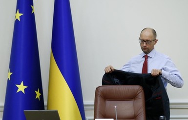 Яценюк решил усилить безопасность в Украине на праздники