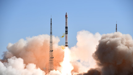 В Китае запустили два спутника на орбиту