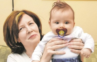 65-летняя немка родит четверню от украинца