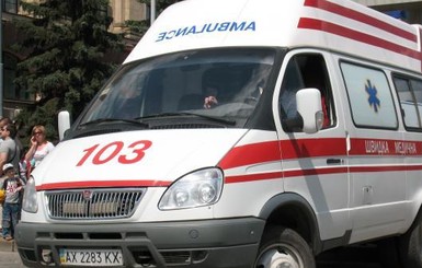В Запорожье 24-летний пациент сломал сотруднице 