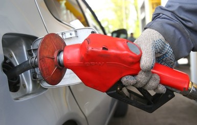 Эксперт: Когда прогнозируют цены на бензин, даже прогноз погоды выглядит точной наукой