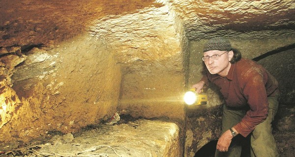 Останки Иисуса, его жены и сына были обнаружены еще в 1980 году?