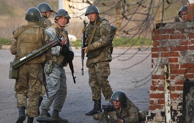 Дончане сообщили о ночных взрывах и утренней стрельбе