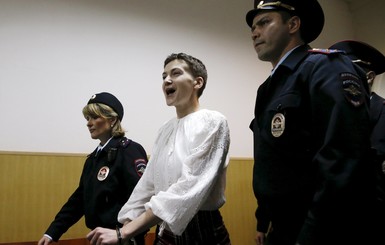 Адвокаты Савченко потребовали вернуть подсудимую в СИЗО