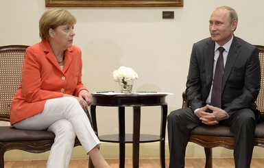 Меркель объяснила, почему поедет в Москву на День Победы