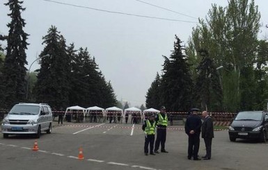 В Одессе на Куликовом поле установили металлоискатели и оцепили площадь