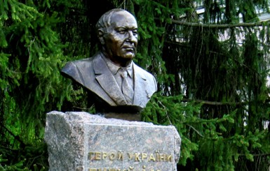 На Харьковщине появился памятник Герою Украины