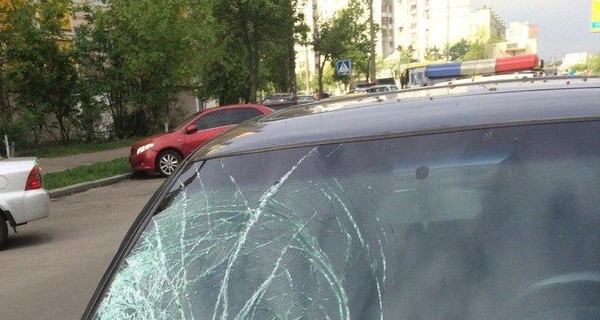 В Киеве автомобиль сбил 15-летнего подростка