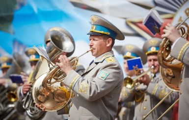 В Харькове отменили парад оркестров