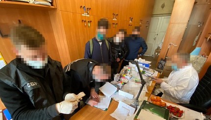 Во Львове за “откос” от армии начальник воинской части брал по 1 тыс долларов, а начальник больницы - 21 тыс гривен
