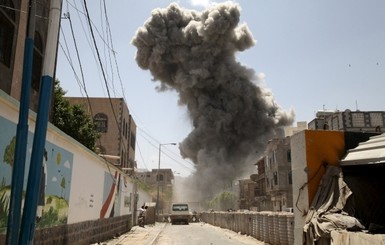 По резиденции экс-президента Йемена нанесли авиаудар 