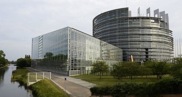 В Европарламенте заявили о необходимости изменить стратегию отношений с Россией